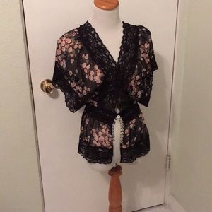 Black shirt size small